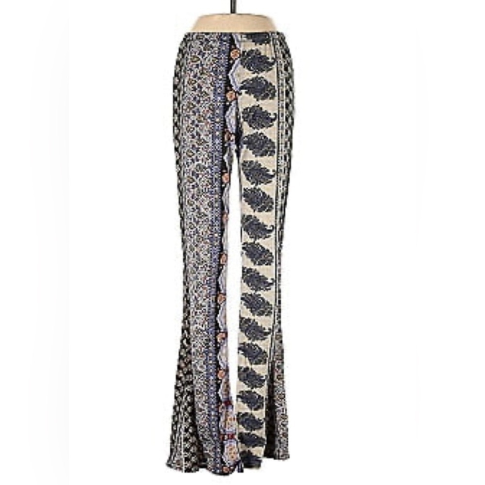 Mudd|Bohemian Patterned Flare Pants,mixed pattern•••Size LARGE,Beachy style